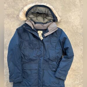 Women’s LL Bean baxter parka down jacket with fur trim size smalll